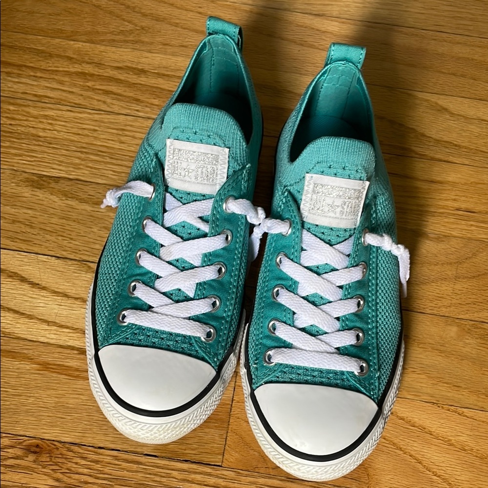 Kids Converse Chuck Taylor All Star in Turquoise and White